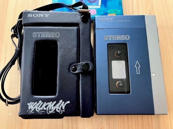 即決【整備済完動品】SONY WALKMAN TPS-L2 初代ウォークマン 高音質調整仕上げ 初期タイプ カバー&ストラップ付 美品