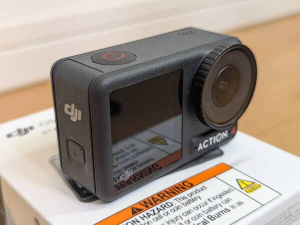 ★☆【送料無料】 25年5月購入 DJI Osmo Action 4 スタンダードコンボ 美品 使用期間短 ☆★
