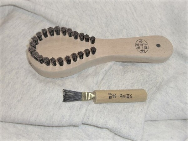 凄く重宝する品 浅草 まーぶるブラシの毛玉取りブラシ ミニ 全ての素材 や カシミヤ ウールなど高級素材に喜ばれています