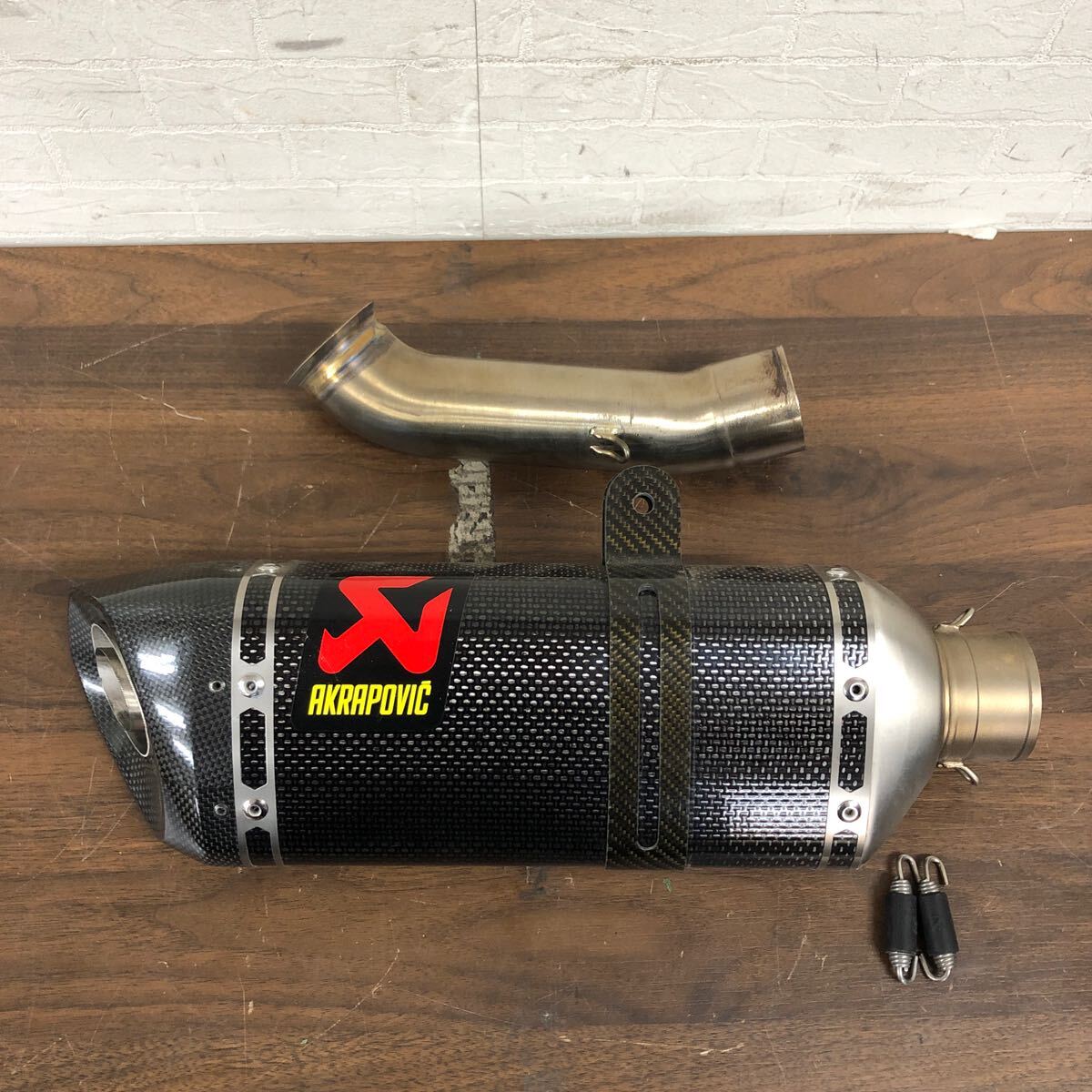 AKRAPOVIC (アクラポビッチ) スリップオンライン スリップオン