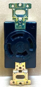 電気部品 WF2420BK 接地 3P 20A 引掛埋込コンセント(ブラック) 未使用品 匿名配送 0001044