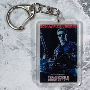 「ターミネーター2/アーノルド・シュワルツェネッガー シアター ミニポスター型 アクリル キーホルダー」tface-g 【タグ:映画】1 T05/30