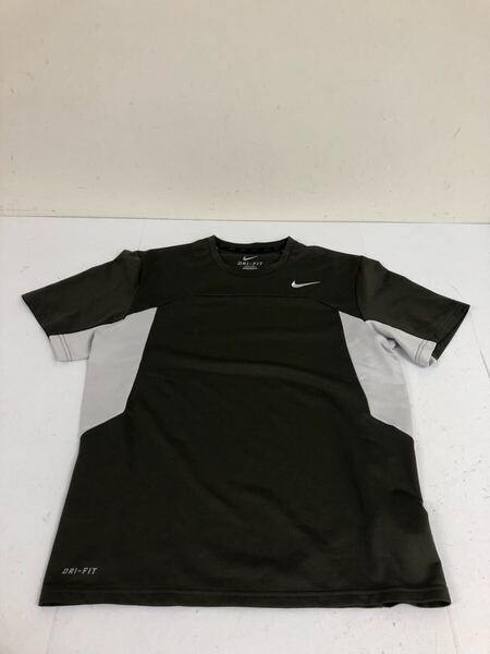 送料無料★NIKE DRI-FIT ナイキ★半袖Tシャツ トップス★カーキ★メンズ Mサイズ#70526sj100