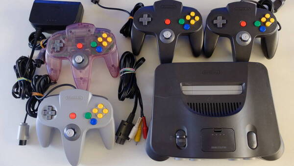 ニンテンドー64本体セット 電源コード/AVケーブル/グレイ/ブラック/クリアパープルコントローラー付属 管理番号:211