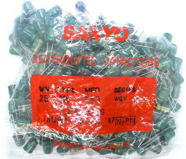 電解コンデンサ SANYO 105℃対応 WGV25V330μF 200本