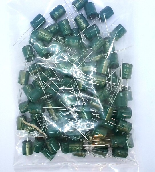 電解コンデンサ SANYO 105℃対応 WGV25V330μF 100本