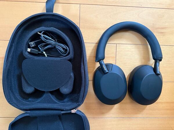 【美品】ワイヤレスノイズキャンセリングステレオヘッドセット WH-1000XM5(B) ブラック
