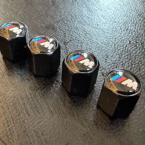 e 送料無料 高級良質 ブラック 黒 BMW Mテク MⅢ エアバルブ M M3 M4 M5 M6 M7 M8 M2 M1 X1 X2 X3 X4 X5 X6 X7 X8 328 335 528 535 Z3 Z4 Z