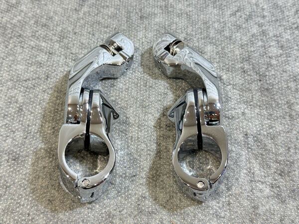z 送料無料 新品 クローム メッキ アジャスタブル ハイウェイ ペグ ロッド 標準 長 ツーリング ソフテイル ダイナ スポーツスター FLH FLS