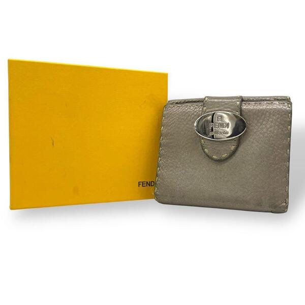 FENDI フェンディ 折り財布 ピーカブー レザー ベージュ