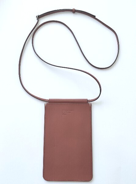 b 未使用品 マーガレットハウエルアイデア スマホショルダー レザー ショルダーバッグ レザー 牛革 レッド系
