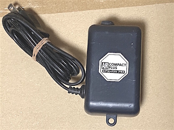 送料無料 水作 suisaku エアコンパクトプラス J1-012 ポンプ AC100Vで1.5Wの省エネポンプぶくぶく 水槽 金魚 メダカ 亀飼育