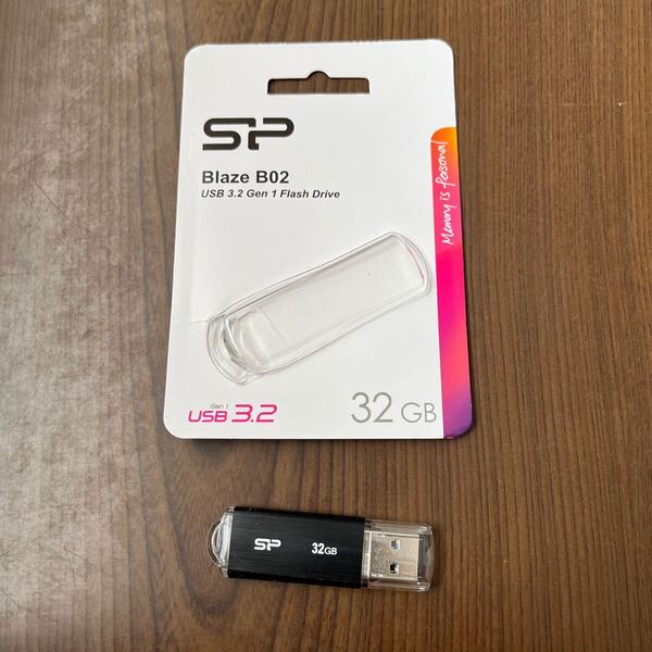 705p1227☆ シリコンパワー USBメモリ 32GB USB3.2 Gen1 (USB3.1 Gen1 / USB3.0)