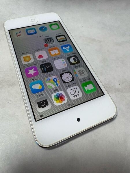 送料無料 apple iPod touch 第6世代 シルバー 16GB ポータブルオーディオプレーヤー MKH42J/A digital media player A1574 アップル