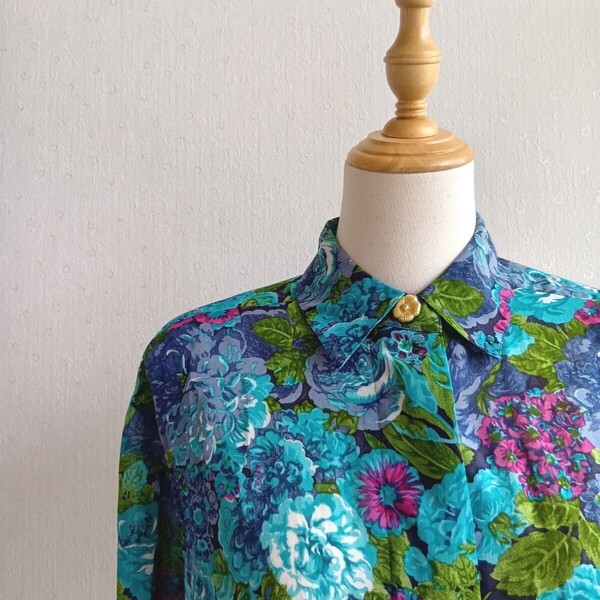 花柄シャツ ブラウス 金ボタン 花ボタン 総柄 綿100% レトロ ヴィンテージ ブルー パープル グリモワール