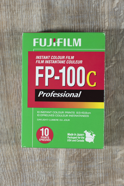 フジフィルム FP100C FUJIFILM FP-100C 新品未使用 期限切れ 有効期限2012年9月