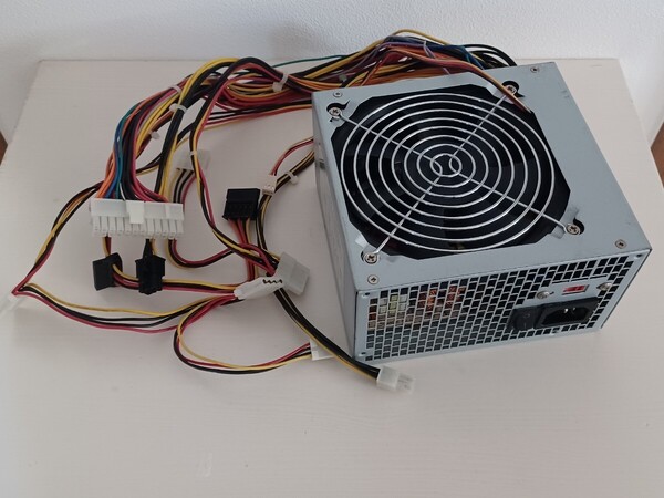 送料無料 ファン独立 動作確認済み ATX 12V 電源 ユニット 最大 500 W EVER GREEN LW-6550H-4 PC パーツ