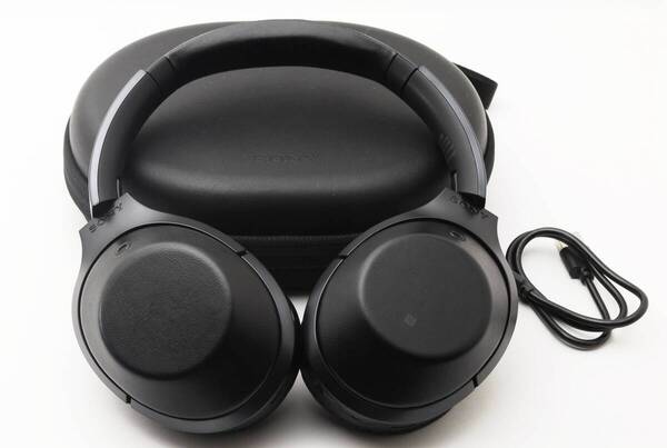 【イヤーパッド交換済み】SONY MDR-1000X ブラック ソニーのワイヤレスノイズキャンセリングヘッドホン 黒