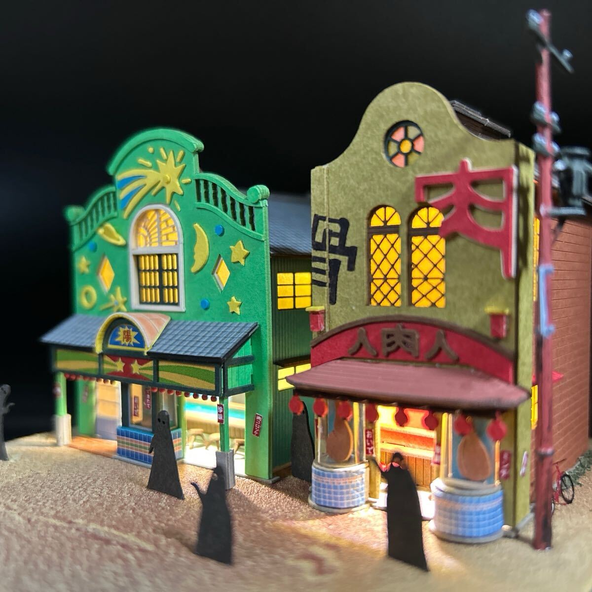 千と千尋の神隠しジオラマ 画像1 / 9＞｢千と千尋の神隠し」の世界を再現！精巧なジオラマが