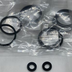 スズキ 初期型 GSX-R750 GR71F/G/H 85~87/1100 GU74Aフロントキャリパーオイルシール+ダストブレーキ69107-34200 59108-27A10 59107-27A10