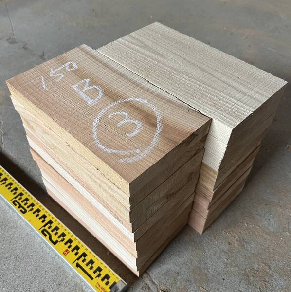 訳有品*送料無料*格安B材③*みつばち巣箱スギ板20枚270mm×30mm×150mm/無垢/天然木/重箱/花台/看板/手作り/木工/DIY/蜜蜂/ミツバチ/杉