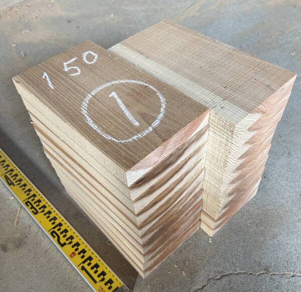 送料無料*みつばち巣箱板スギ板20枚270mm×30mm×150mm①/無垢/天然木 /重箱/花台/看板/ディスプレー/手作り/木工/DIY/蜜蜂/ミツバチ/杉