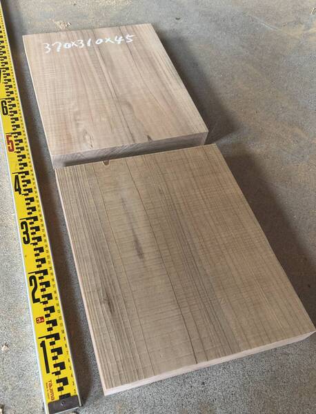 送料無料*みつばち巣箱底板・天板スギ板2枚セット370mm×45mm×310mm①/無垢/天然木/重箱/花台/看板/手作り/木工/DIY/蜜蜂/ミツバチ/杉