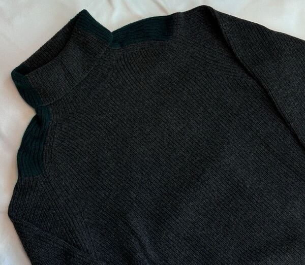 Cruciani クルチアーニ ニット タートルネック ウール 100% ダークグレー系 サイズ 44 S〜M セーター イタリア製 厚手