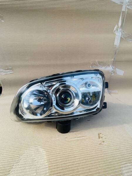左側 左 純正 ASSY プロフィア レンジャー HID ヘッドライト ヘッドランプ日野 動作問題ありません KOITO 100-35020 100-35015 100-35889