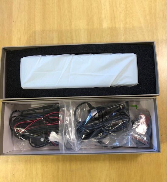 【美品】VANBAR DC209 ミラー型 4K高画質 前後ドライブレコーダー GPS デジタルインナーミラー タッチパネル SDカード64GB付きタッチパネル