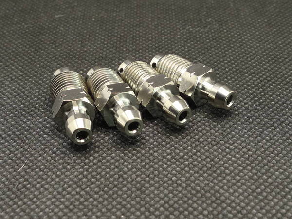 64チタンボルト M10 P1.00 エアブリーダ4本 送料込み ブレンボ キャリパー マスター