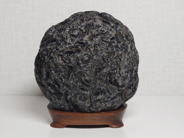 【黒石】◆717g◆ 黒曜石 オブシディアン 原石 鑑賞石 自然石 天然石 誕生石 宝石 水石 鉱物 鉱石 置物 インテリア