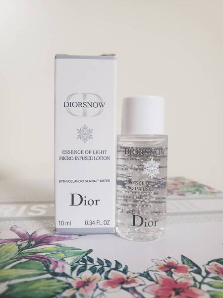新品★Dior ディオール スノー エッセンス オブ ライト マイクロ ローション 10ml♪薬用化粧水★サンプル