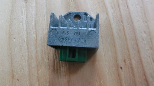 アドレスV100 CE13A レギュレーター 純正