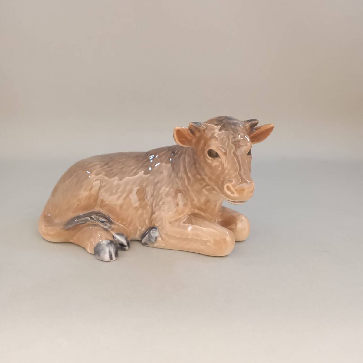 ロイヤルコペンハーゲン フィギュリン 「Boy with calf」牛飼い