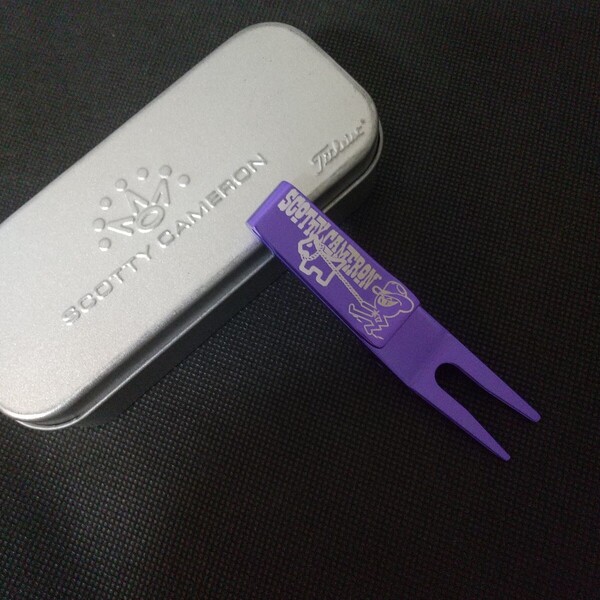 送料無料 新品 スコッティキャメロン ピボットツール 2019ミュージアム&ギャラリーフェスティバルWrangler Clip Tool Purple 125個限定
