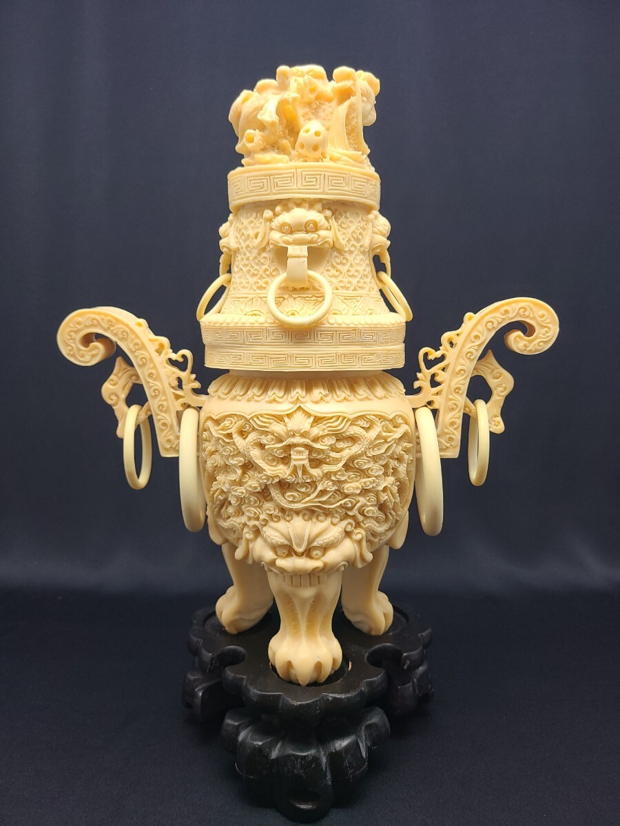 象牙風細工 置物 彫刻 骨董品 台付き コレクション アンティーク 象牙風細工 置物 彫刻 骨董品 台付き 樹脂製 コレクション