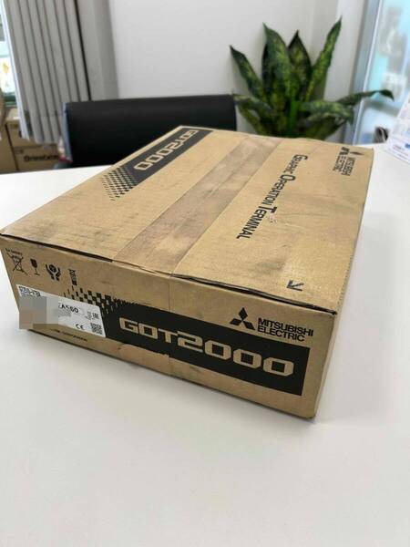 ◆未使用 三菱電機 タッチパネル GT2510-VTBA (2020年製)