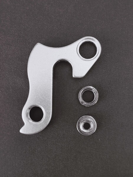 ディレイラーハンガー GH-011形状 BH Bianchi Canyon Cinelli Cube Merida Raleigh ルイガノ LG-R互換 新品 送料無料 匿名 追跡あり