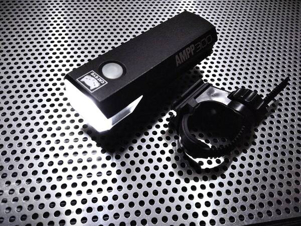 【即決・送料無料】自転車ライト キャットアイ CATEYE AMPP300 自転車用ライト フロントライト アンプ300 アンプ300 ビアンキ