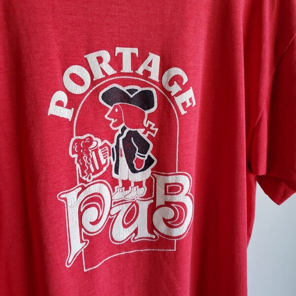 I7◆【sizeXL】90s USA製 PORTAGE PUB プリントTシャツ 半袖 赤 レッド vintage 中古 USED 古着 SCREEN STERS BEST