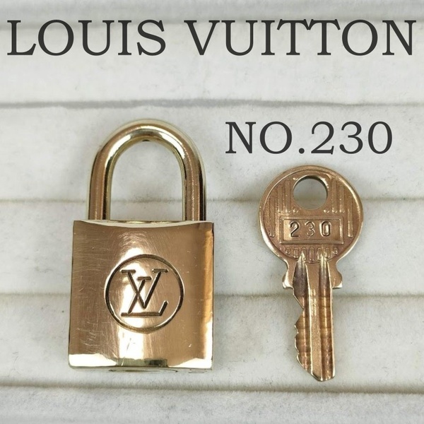 LOUIS VUITTON ルイヴィトン パドロック 南京錠 カデナ 鍵 ゴールド No.230 鑑定済 正規品 キーホルダー アクセサリー 0531-03