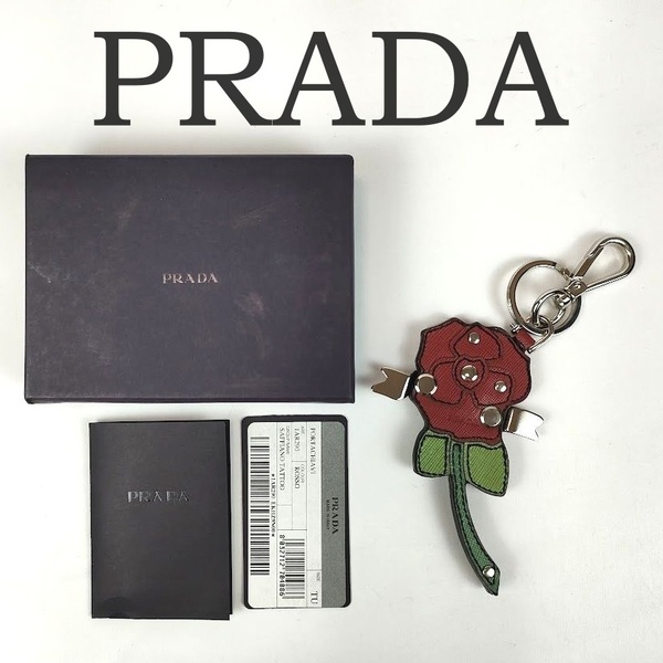 PRADA プラダ キーホルダー キーリング チャーム 薔薇 ローズ 箱 ギャランティーカード レッド 赤 アクセサリー 服飾小物 レディース