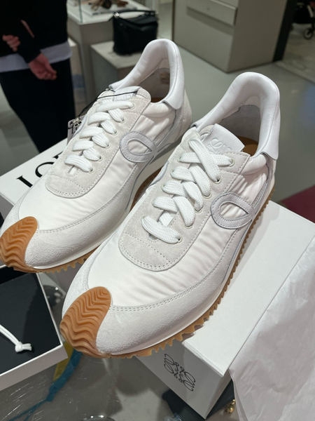新品 ロエベ LOEWE 2025春夏 メンズ フローランナー スニーカー (ナイロン&スエード) ホワイト 正規品 ※サイズ42(26.5cm)