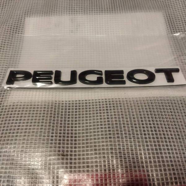 【ゆうパケット送料込】PEUGEOT(プジョー) エンブレム ブラック 横16.5cm×縦2.4cm