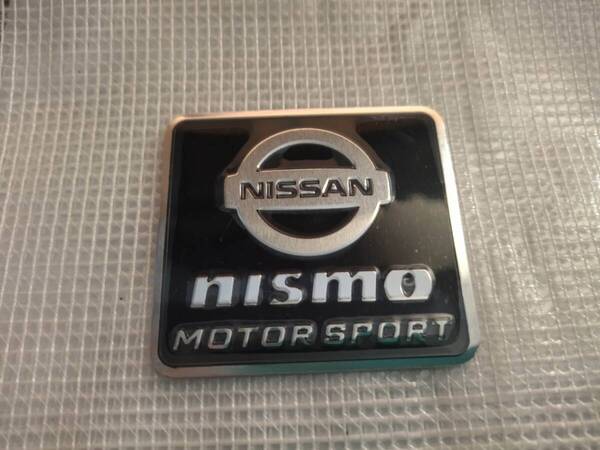 【ゆうパケット送料込】NISMO(ニスモ)エンブレムプレート ブラック 縦5.5cm×横6㎝ 日産 ニッサン