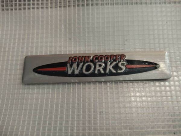 【ゆうパケット送料込】JOHN COOPER WORKS(ジョン クーパー ワークス) エンブレムプレート 横8.3cm×縦1.6cm ① MINI ミニクーパー