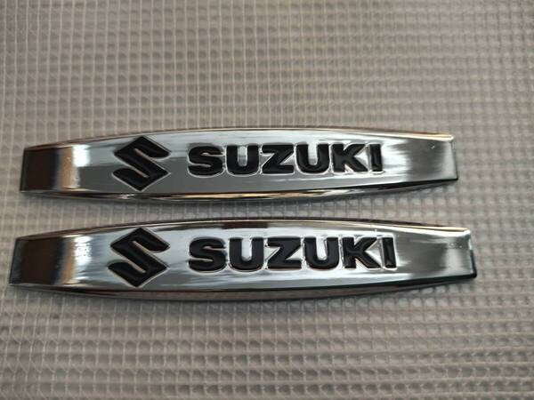 【ゆうパケット送料込】SUZUKI エンブレムプレート 縦2cm×横10cm×厚5mm 2枚組 ① スズキ 鈴木
