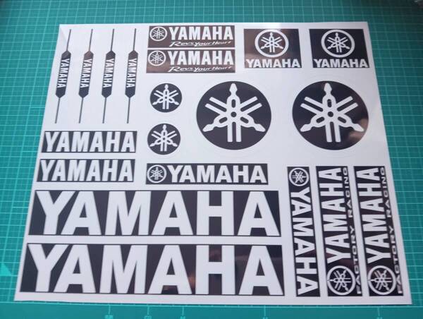 【ゆうパケット送料込】YAMAHA(ヤマハ) 大判ステッカー ホワイト/ブラック 横31.5cm×縦26cm ②