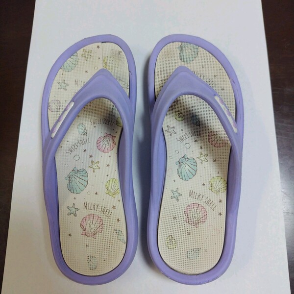最終価格☆イオン☆トップバリュ☆サンダル☆18cm☆貝殻柄☆女の子☆ビーチサンダル